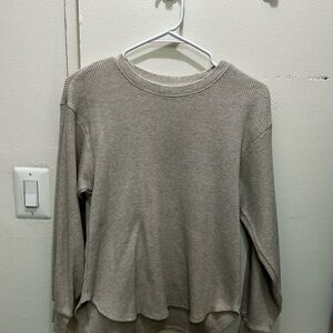 Uniqlo Women's Beige Crew Neck Sweater